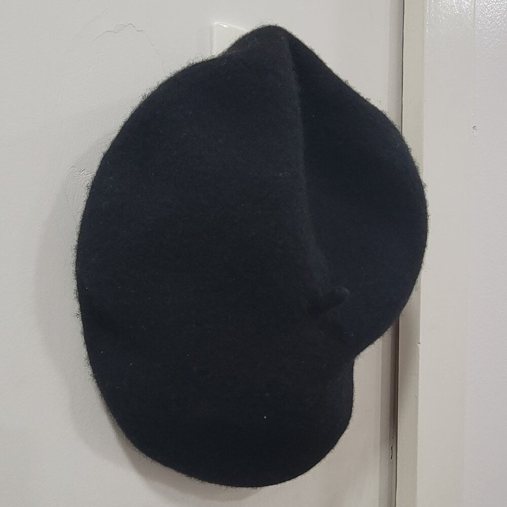 Black Beret - Picture 3 of 4
